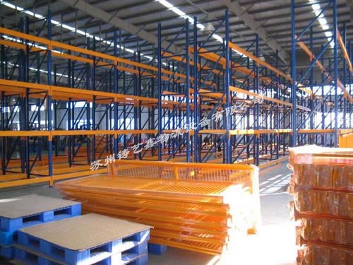 Heavy-duty shelves