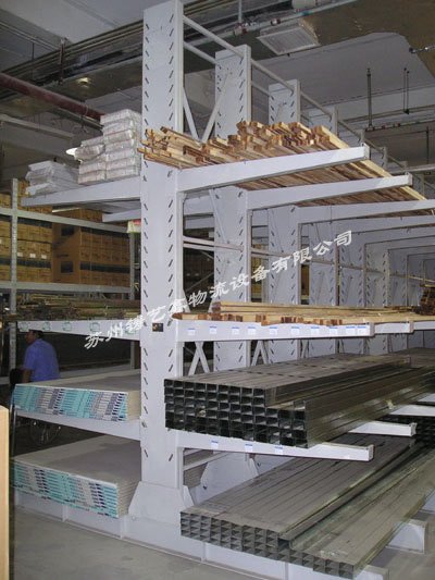Cantilever shelf
