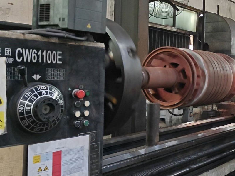 激光熔覆及機(jī)加工車(chē)床拍攝照片