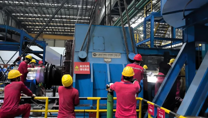 現(xiàn)場直擊：環(huán)宇通工程師為客戶解決同步電機(jī)難題